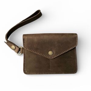 PORTLAND LEATHER Passport Wristlet Groupie Gray